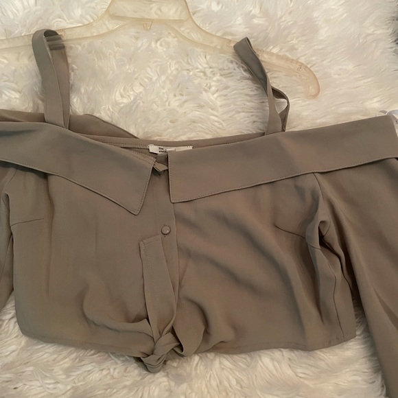 NWT crop top - Picture 2 of 4